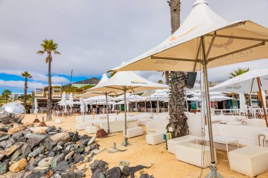 Cape Town, Güney Afrika - 12 Mayıs 2022: Grand Africa Cafe and Beachfront bar and restaurant