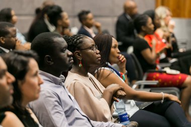 Johannesburg, Güney Afrika - 9 Şubat 2017: Konferans salonunda bir konferansa katılan delegeler