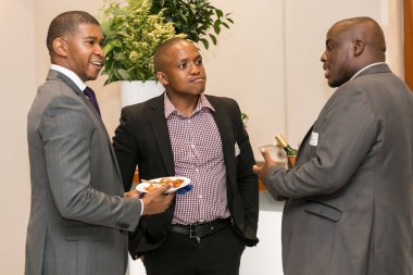 Johannesburg, Güney Afrika - 9 Şubat 2017: Eğitimsel etkinlikte iletişim kuran çeşitli delegeler