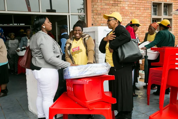 Johannesburg Südafrika März 2016 Gemeindemitglieder Des Soweto Township Mit Preisen — Stockfoto