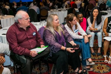 Johannesburg, Güney Afrika - 28 Kasım 2013: Bir ağ ve liderlik atölyesine katılan çeşitli delegeler