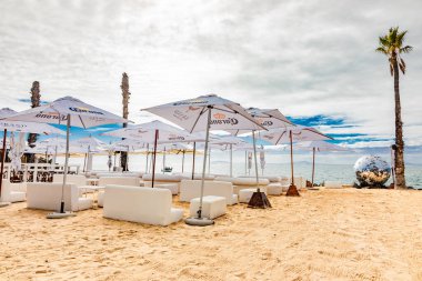 Cape Town, Güney Afrika - 12 Mayıs 2022: Grand Africa Cafe and Beachfront bar and restaurant