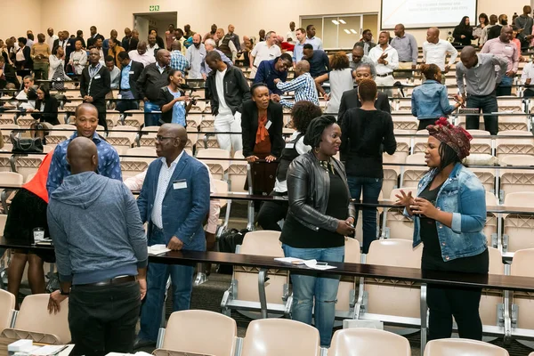 Johannesburg, Güney Afrika - 16 Kasım 2016: Konferans salonunda bir iş konferansına katılan delegeler