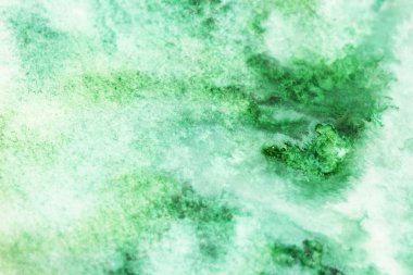 yeşil ve beyaz sulu boya konturları