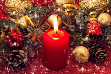 kırmızı mum ve diğer Noel şeyleri