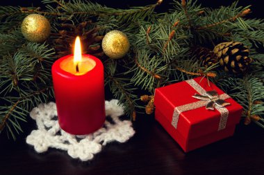 kırmızı mum, Noel hediyeleri ve süslemeler