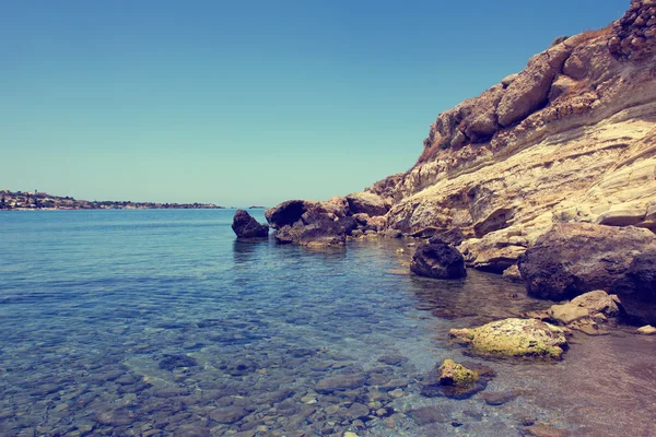 Prachtig uitzicht op rotsachtige strand, Kreta, Griekenland — Stockfoto