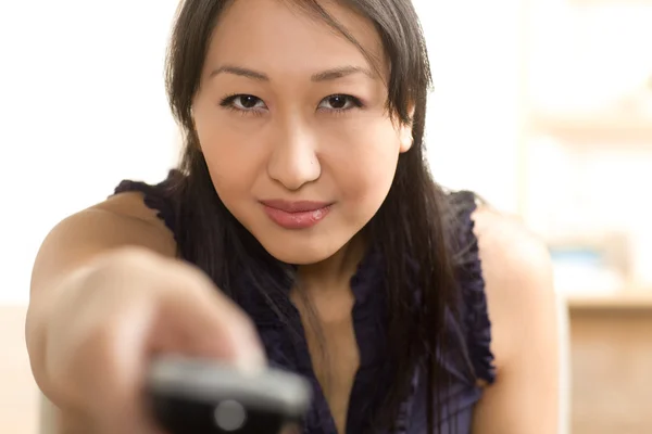 Asiatisk kvinna att ha kul — Stockfoto