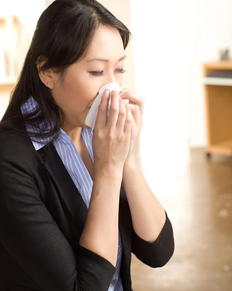 Asian woman with cold — Stock Photo, Image