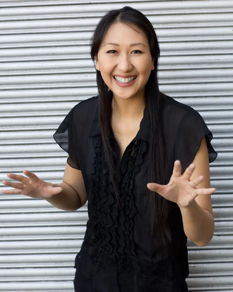 Cute Asian woman outdoors — Stock Photo, Image