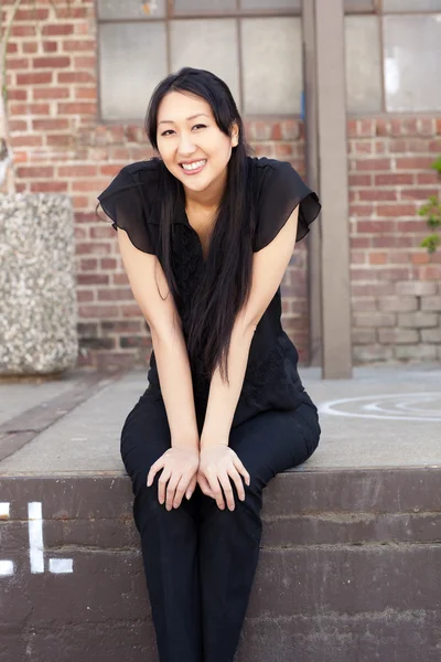Cute Asian woman outdoors — Stock Photo, Image