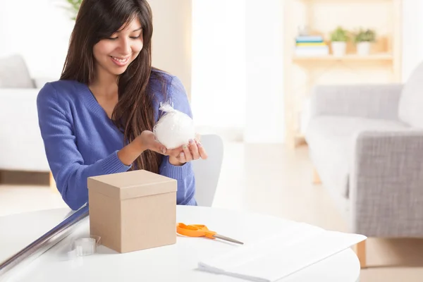 Happy gift giving — Stock Photo, Image