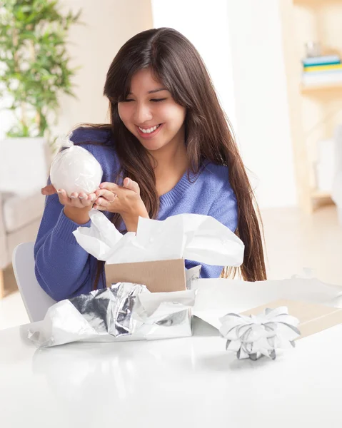 Glückliche Bescherung — Stockfoto