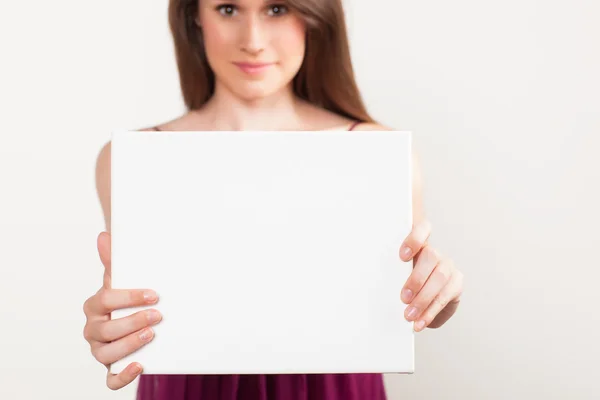 Schattig vrouwelijk in studio — Stockfoto