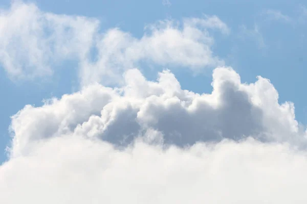 Wolken Die Während Eines Gewitters Von Der Sonne Angestrahlt Werden — Stockfoto