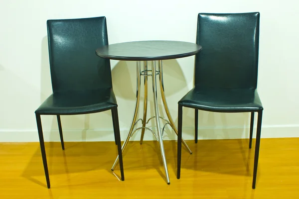 Farben mit Stuhl und Tisch — Stockfoto