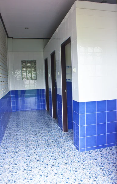 Azul, casa de banho Vista de WC — Fotografia de Stock