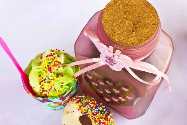 Colorato di Cupcake con bottiglia — Foto Stock