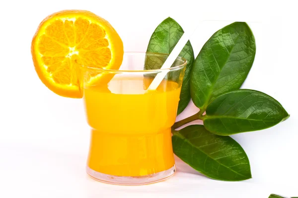 Frischer Orangensaft — Stockfoto