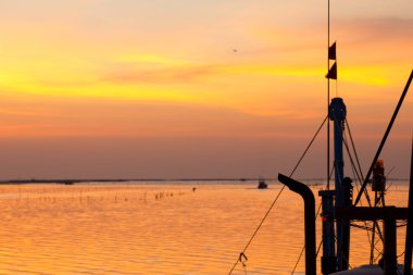 Denizde gün batımı