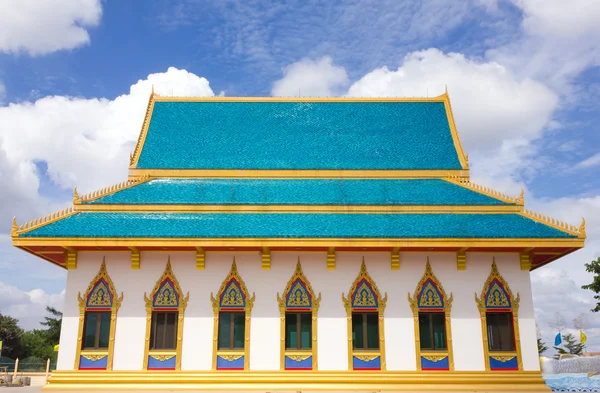 Temple in thailand on the blue sky background — Stock Photo, Image