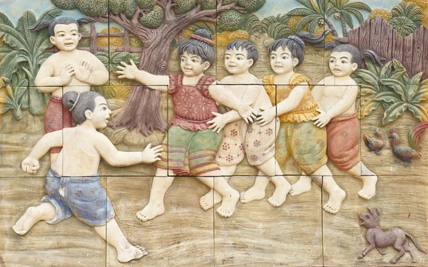 Tajskiej tradycji wzór ściana rzeźba — Zdjęcie stockowe