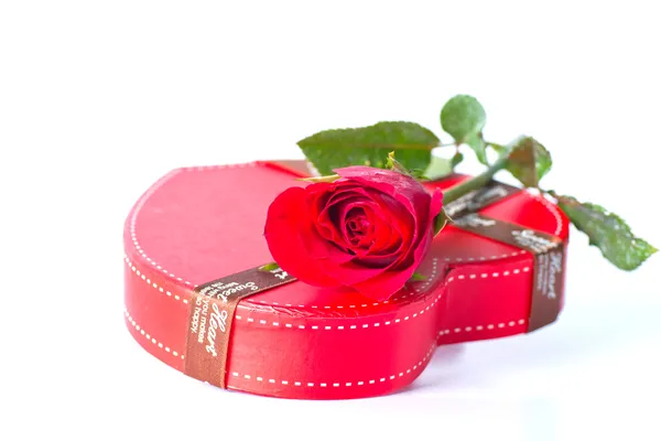 Red rose with a heart box — Stock Photo, Image