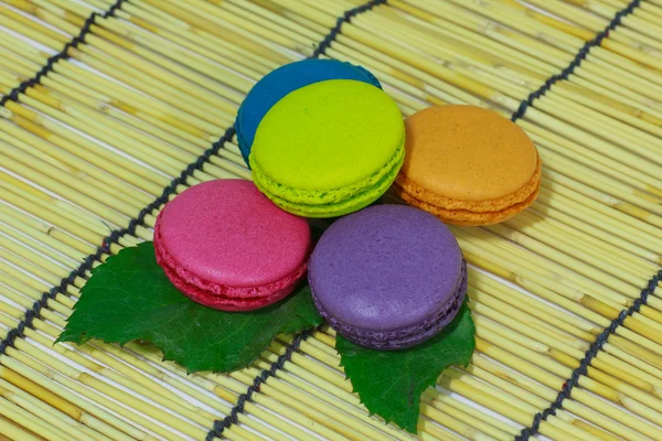 Assortiment coloré de biscuits au thé — Photo