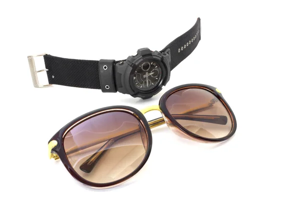 Lunettes de soleil homme avec horloge isolé sur fond blanc — Photo