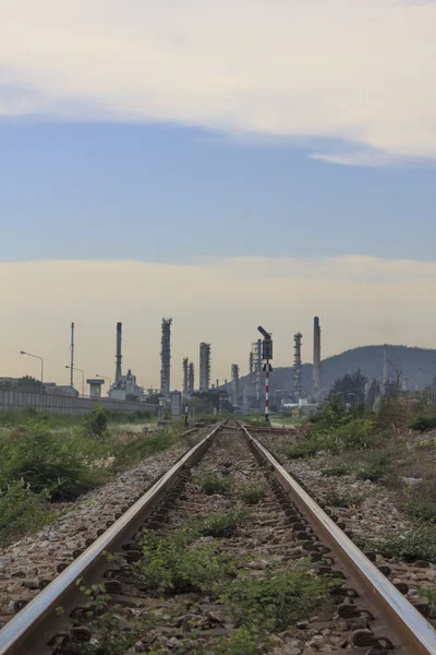 Dalla ferrovia alla raffineria di petrolio — Foto Stock