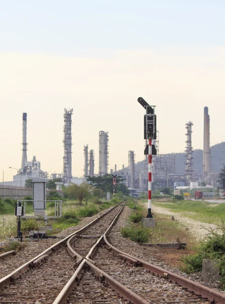 Železnice do rafinérie ropy — Stock fotografie