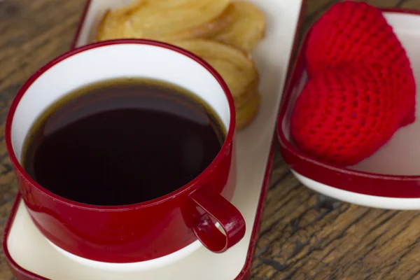 Morning coffee with bread on the wooden table — Stock Photo, Image