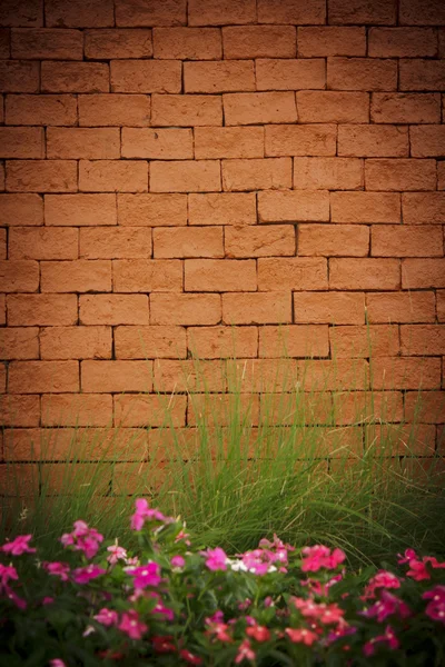 Velho, fundo de parede de tijolo envelhecido — Fotografia de Stock