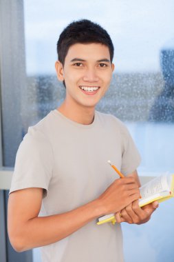 öğrenci ders kitabı ile