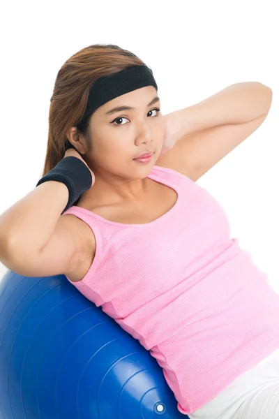 Chica en la pelota de gimnasia — Foto de Stock