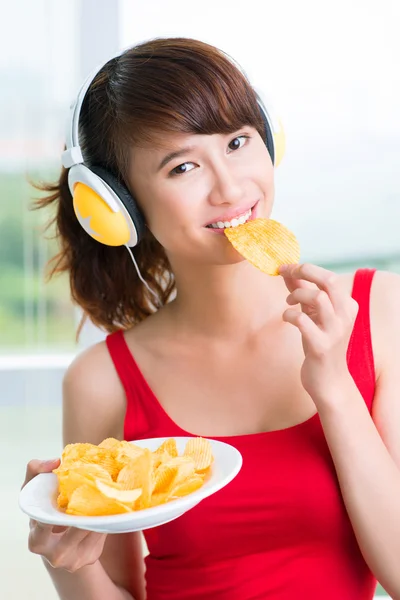 Mangiare alla musica — Foto Stock