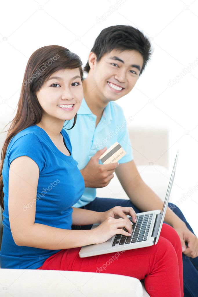 E-shopping for couple