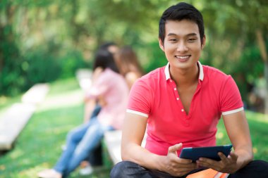 açık havada öğrenci