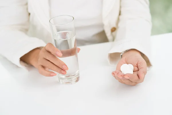 Toma de medicamentos —  Fotos de Stock