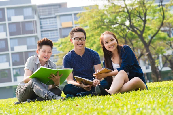 Šťastní studenti — Stock fotografie