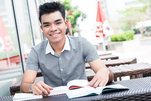 Asiatische Studentin — Stockfoto