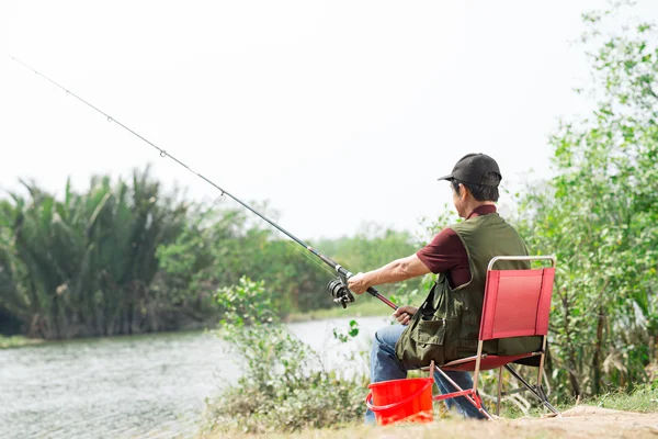 Calmo pescatore — Foto Stock