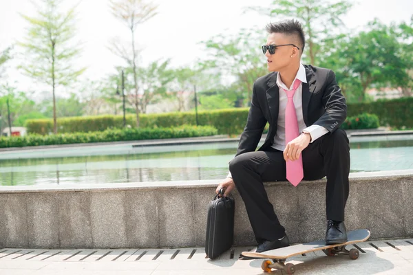 Business-Skateboarder — Stockfoto