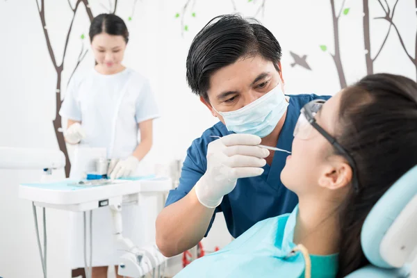 Cuidados dentários profissionais — Fotografia de Stock