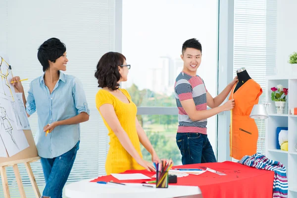 atelier içinde çalışma