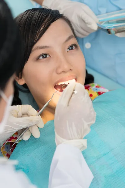 Nella clinica dentistica — Foto Stock