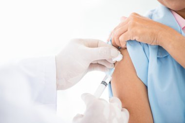 Doktor enjeksiyon