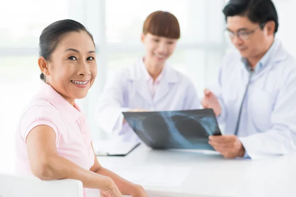 Paciente sonriente — Foto de Stock