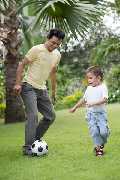 Να παίζει ποδόσφαιρο — Φωτογραφία Αρχείου