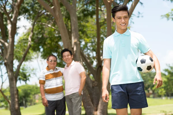 Giovane giocatore di calcio — Foto Stock